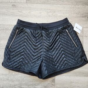 Athleta Apres Quilted Ski Shorts Black Chevron Womens 8
